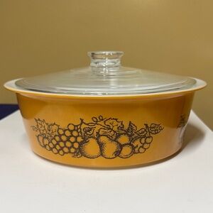 PYREX OLD ORCHARD 664 BIG BERTHA 4-QUART CASSEROLE WITH LID Vintage